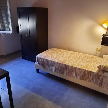 Bed & Breakfast Confine *